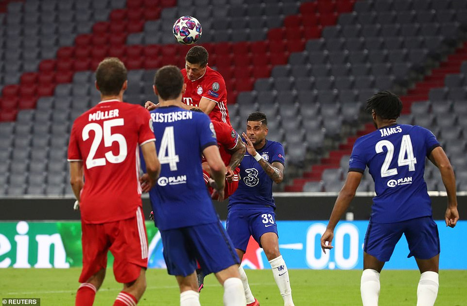 8 phút sau, Lewandowski hoàn tất đêm thi đấu ấn tượng bằng bàn ấn định tỷ số 4-1 cho Bayern.