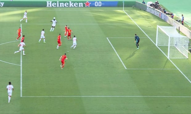 Tuy nhiên, sau khi tham khảo VAR, trọng tài đã từ chối bàn thắng do Gavranovic đã rơi vào thế việt vị. (Nguồn: AP)