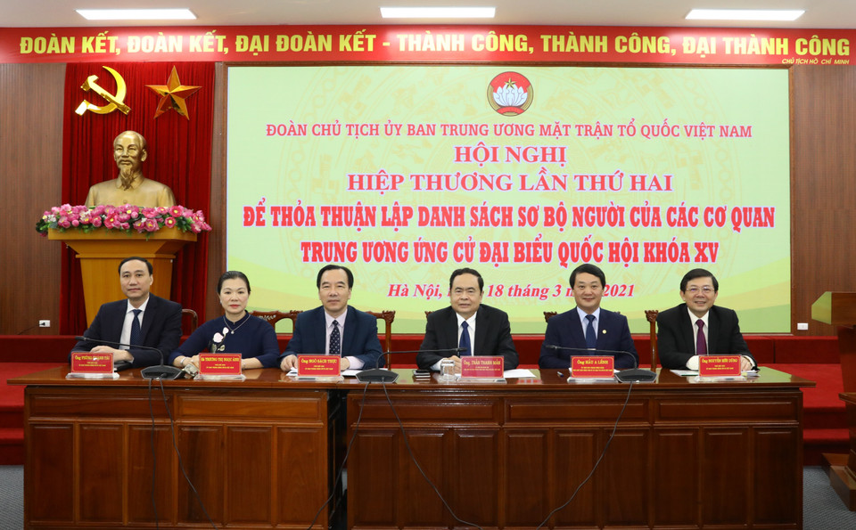  Đoàn Chủ tịch điều hành Hội nghị. (Ảnh: Văn Điệp/TTXVN)