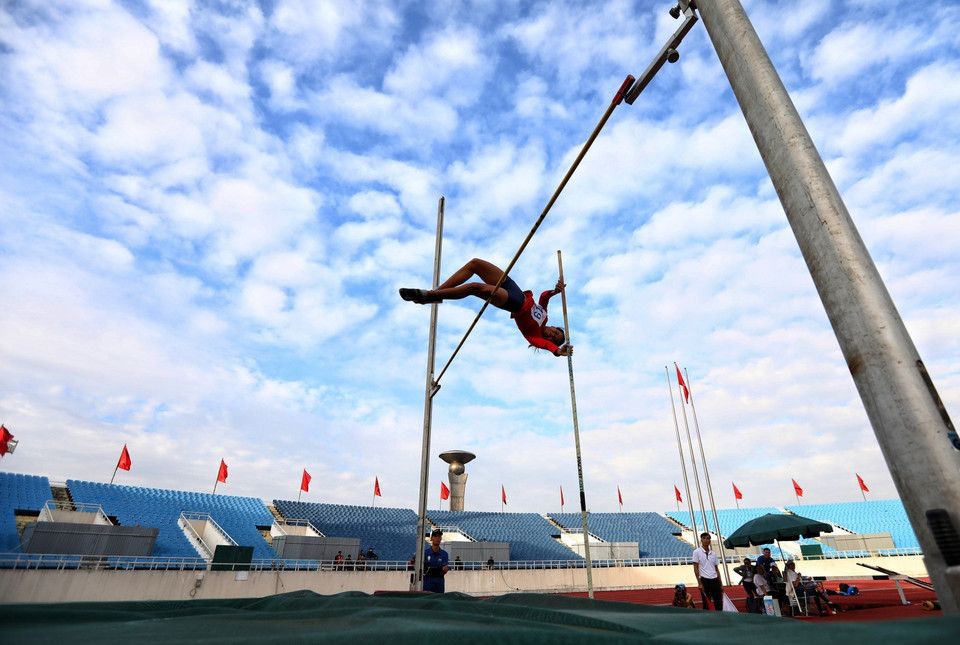 Những hình ảnh ấn tượng ở nội dung chung kết nhảy sào nữ. (Ảnh: Thành Đạt/TTXVN)