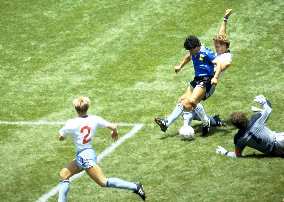 'Bàn thắng của thế kỷ' của Maradona vào lưới Tam sư. (Nguồn: Getty Images)