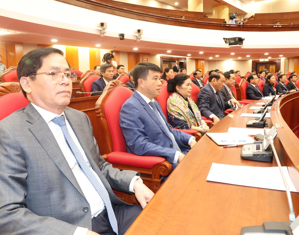 Các đại biểu dự phiên bế mạc Hội nghị Trung ương lần thứ mười, khóa XIII. (Ảnh: Trí Dũng/TTXVN)