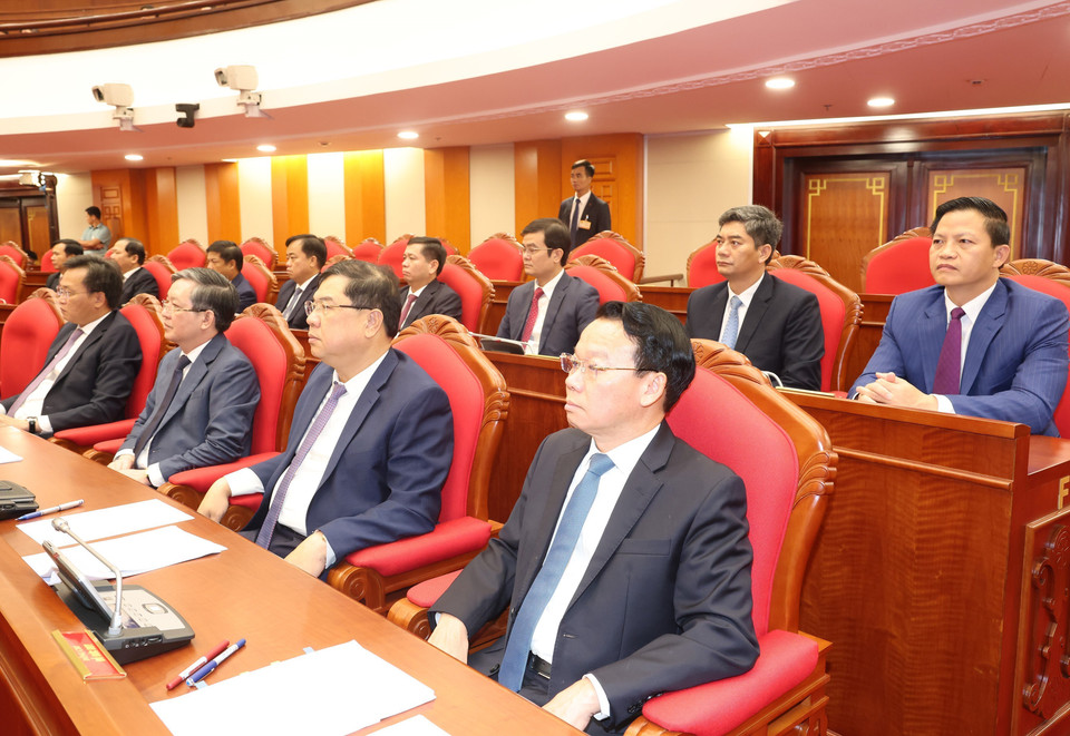 Các đại biểu dự phiên bế mạc Hội nghị Trung ương lần thứ mười, khóa XIII. (Ảnh: Trí Dũng/TTXVN)