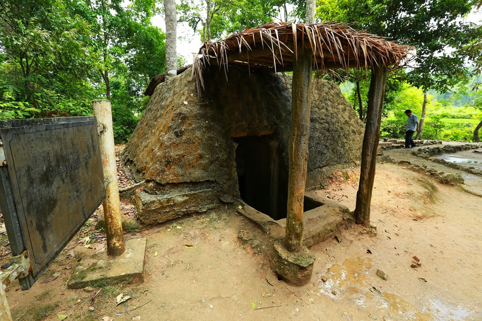  Hầm làm việc của cơ quan thông tin. (Ảnh: Tuấn Anh/TTXVN)