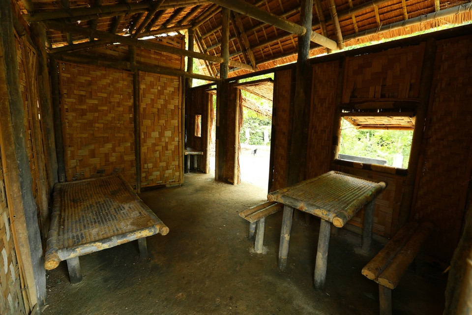 Lán làm việc và là nơi ở của Đại tướng Võ Nguyên Giáp. (Ảnh: Tuấn Anh/TTXVN)