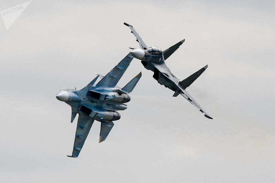 Máy bay chiến đấu Sukhoi Su-30SM bay trình diễn. (Nguồn: Sputnik)