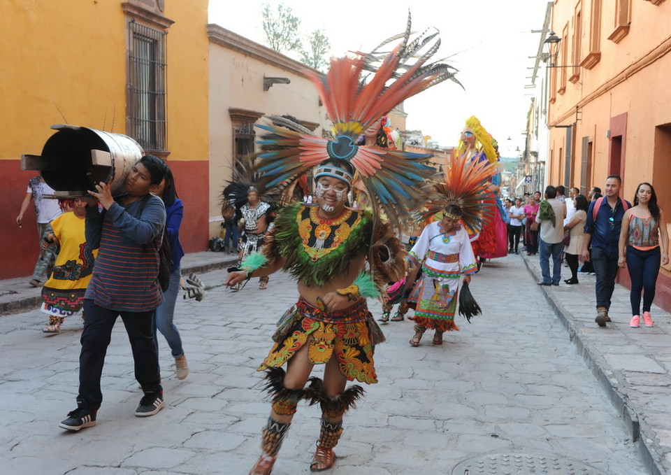 Các nghệ sỹ đường phố .(Ảnh: Việt Hùng)
