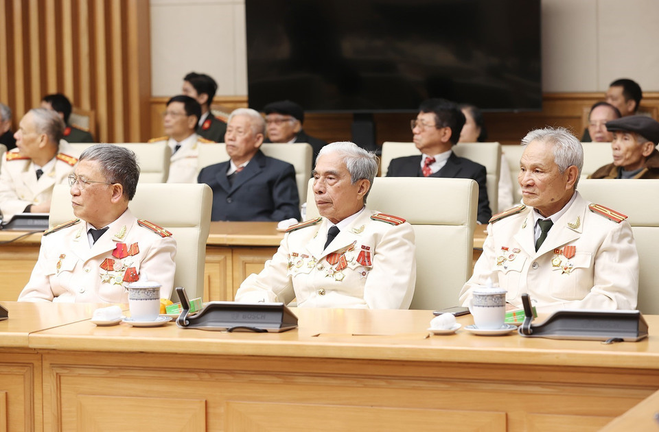 Các nhân chứng lịch sử Công an Nhân dân tham dự buổi gặp mặt. (Ảnh: Dương Giang/TTXVN)