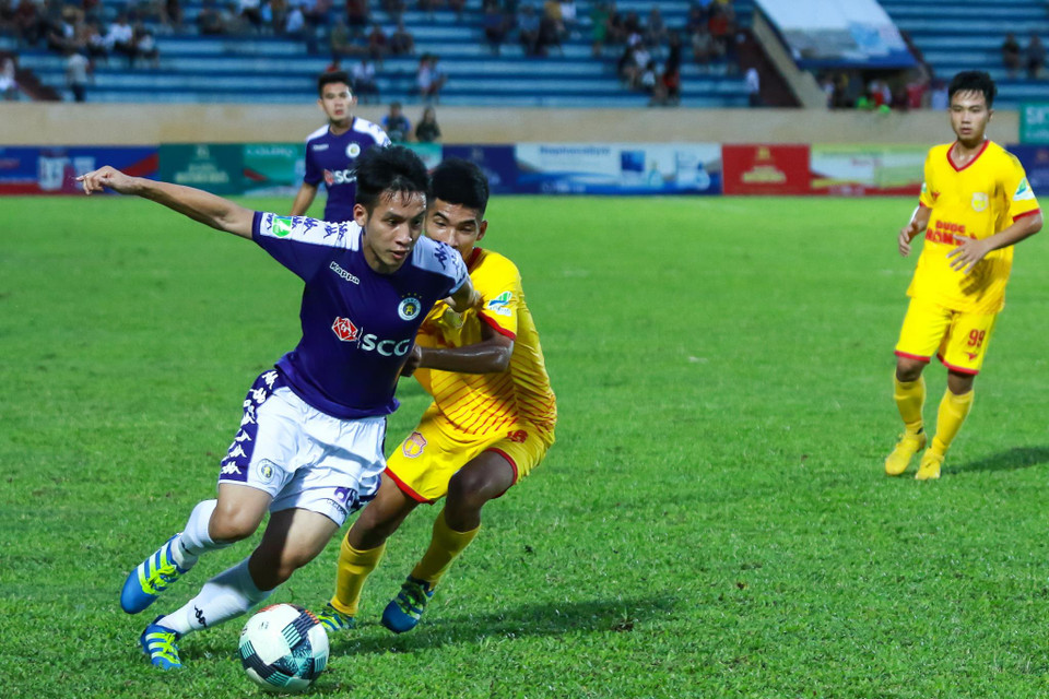 Hà Nội FC đang trong giai đoạn khó khăn vì phải thi đấu liên tục trên nhiều mặt trận. Sự bền bỉ của Hùng Dũng góp phần quan trọng giúp đội bóng thủ đô duy trì được chuỗi trận tốt gần đây. 