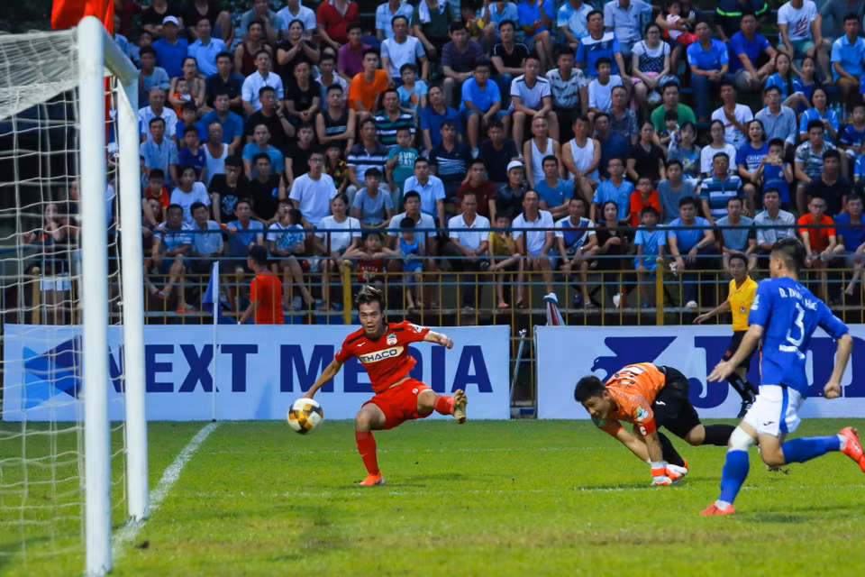 Nguyễn Văn Toàn đã thi đấu không tốt trong thất bại 0-3 của Hoàng Anh Gia Lai trước Than Quảng Ninh ở vòng 15. Nhưng nhìn chung, cầu thủ này vẫn đang là một trong những chân sút nội tốt nhất tại V-League 2019. 