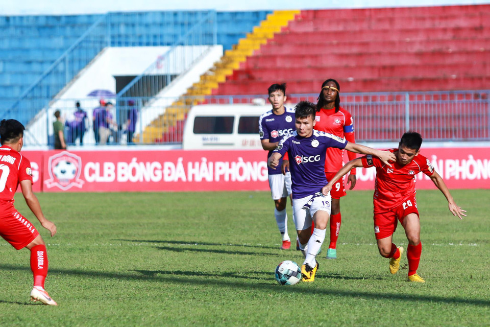 Quang Hải là một trong những tuyển thủ hiếm hoi chưa gặp chấn thương sau quãng thời gian dài thi đấu dày đặc ở câu lạc bộ lẫn tuyển quốc gia. Tuy nhiên, Quang Hải hiện không có phong độ cao nhất và dần chơi dưới sức. 