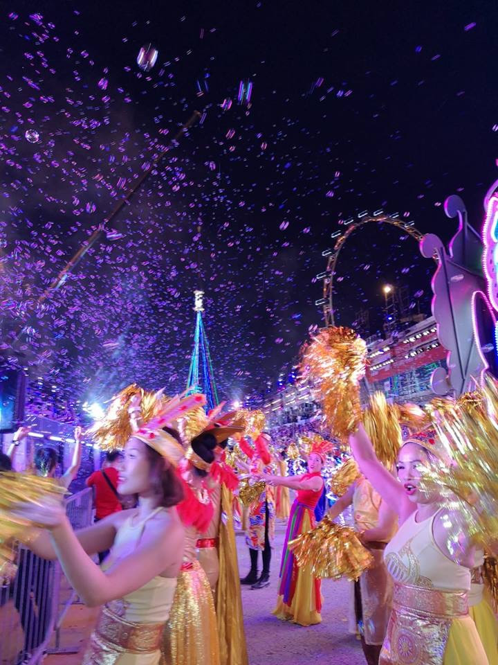 Tiết mục biểu diễn thể hiện một Việt Nam đậm đà bản sắc văn hóa dân tộc, một Việt Nam đang tỏa sáng với nhiều thành tựu mới và một Việt Nam thân thiện, hữu nghị với bạn bè thế giới của đoàn nghệ thuật Việt Nam. (Nguồn: CTV)