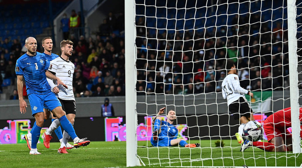 Đến phút 56, Leroy Sane nâng tỷ số lên 3-0 cho tuyển Đức. (Nguồn: DFB)