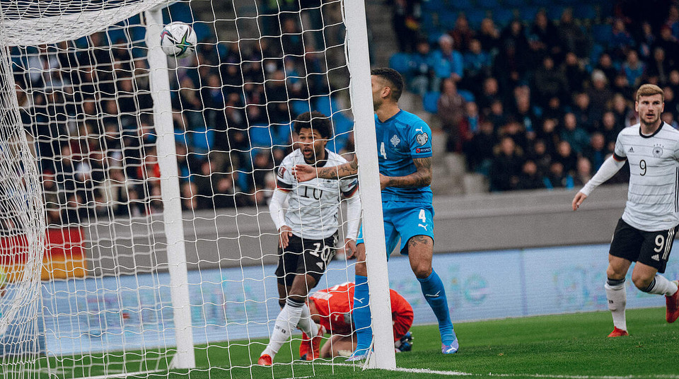 Ở trận này, Serge Gnabry sớm giúp Đức vươn lên dẫn 1-0 trước Iceland ở ngay phút thứ 4. (Nguồn: DFB)