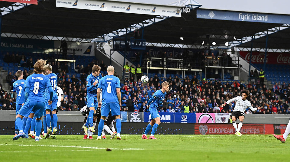 ...tạo nhiều cơ hội nguy hiểm về khung thành đối phương. (Nguồn: DFB)