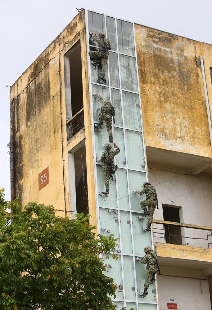 Ngày 04/12/2018, tại Vĩnh Phúc, Binh chủng Đặc công tổ chức Diễn tập thử nghiệm một số loại vũ khí, trang bị và chống bạo loạn năm 2018. (Ảnh: Dương Giang/TTXVN)