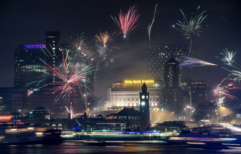 Màn pháo hoa lung linh, huyền ảo đón Năm mới 2018 ở Berlin, Đức đêm 31/12. (Nguồn: AFP/TTXVN)