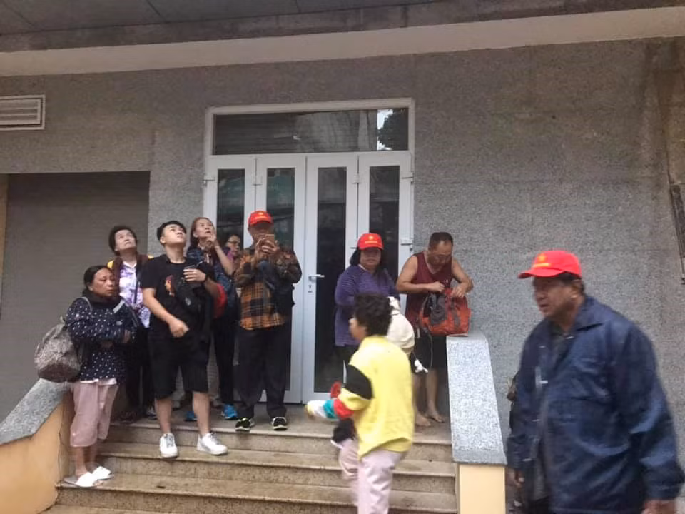 Thời điểm xảy ra vụ cháy, khách sạn đang có rất đông khách nước ngoài cư trú. (Ảnh: CTV/Vietnam+)