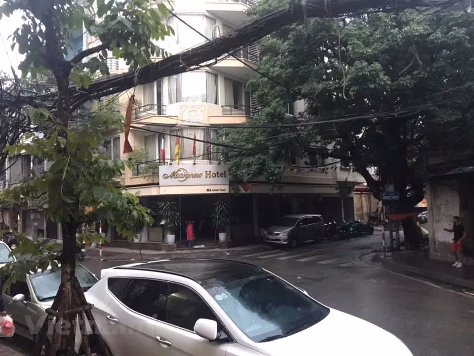 Khách sạn Moonview tại số 61 Hàng Than. (Ảnh: CTV/Vietnam+)