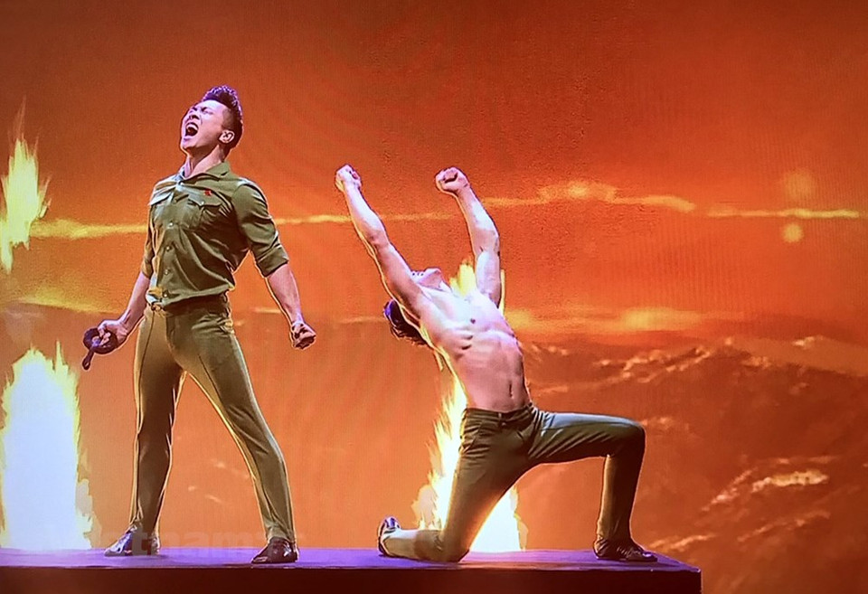  Hai nghệ sỹ Quốc Cơ, Quốc Nghiệp chia sẻ về hành trình tại Britain’s Got Talent 2018. (Ảnh: Như Mai/TTXVN)