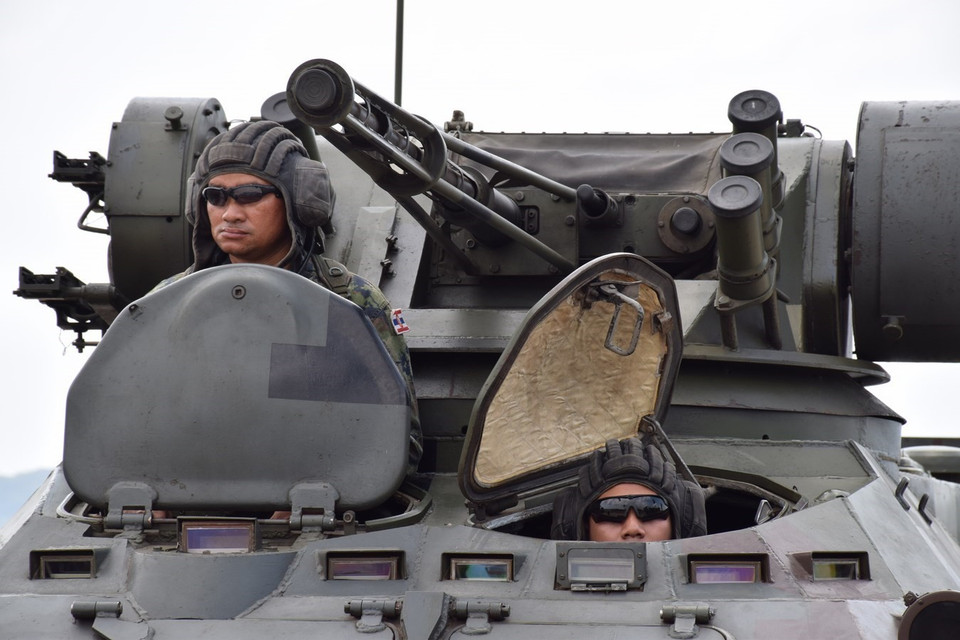 Xe thiết giáp tham gia đổ bộ. (Ảnh: Sơn Nam/TTXVN)