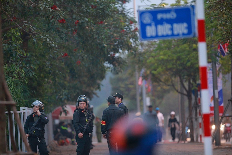 An ninh quanh khu vực khách sạn Marriot JW được đẩy lên mức cao nhất. (Ảnh: Trọng Đạt/TTXVN)