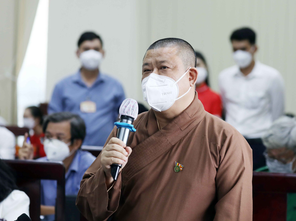 Cử tri Thích Minh Thân phát biểu. (Ảnh: Thống Nhất/TTXVN)