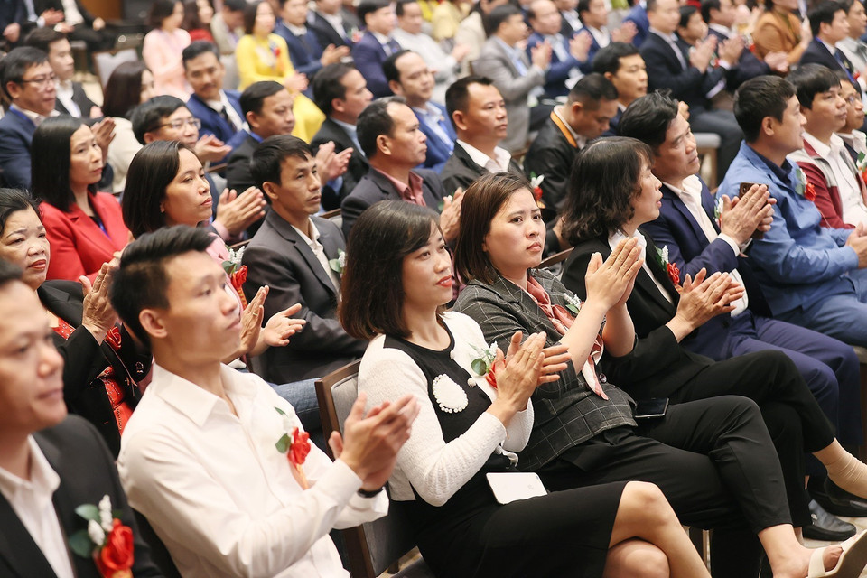 Các đại biểu tham dự Hội nghị Thủ tướng Chính phủ đối thoại với nông dân. (Ảnh: Dương Giang/TTXVN)