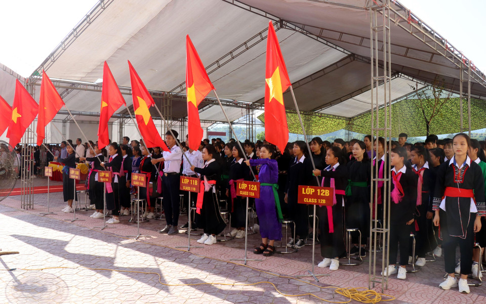 Các em học sinh Trường Phổ thông Dân tộc nội trú THCS và THPT huyện Bảo Yên (Lào Cai) trong ngày lễ khai giảng năm học 2019-2020. (Ảnh: Quốc khánh/TTXVN)