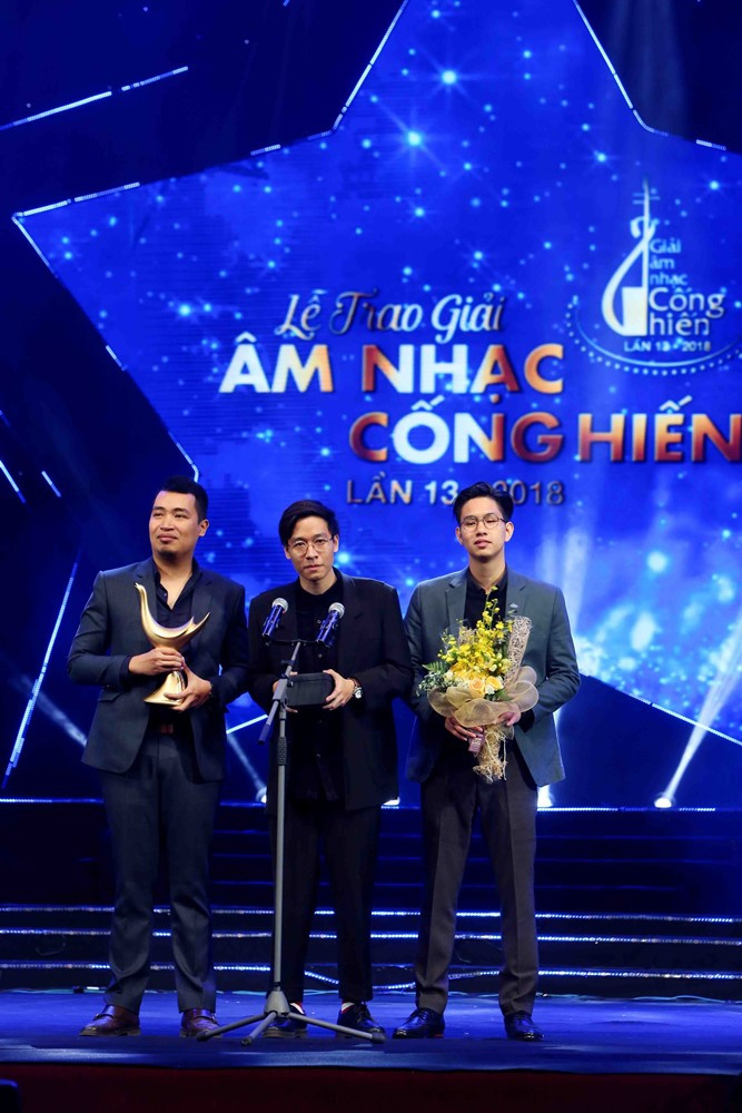 Ban nhạc Ngọt nhận giải Nghệ sỹ mới của năm. (Ảnh: Thành Đạt/TTXVN) 