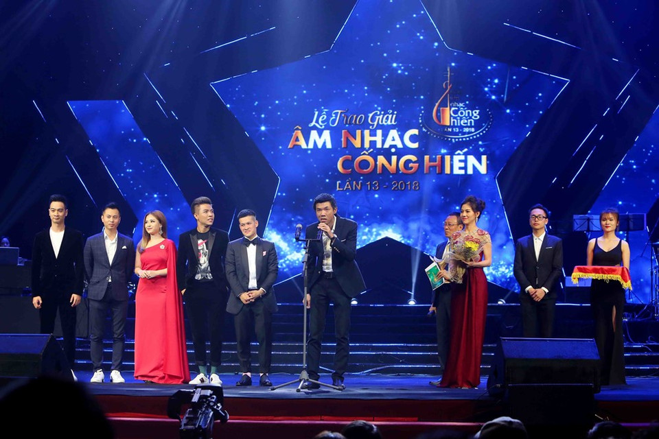 Sao đại chiến (VTV 3 + Công ty ADT) nhận giải Chuỗi chương trình của năm. (Ảnh: Thành Đạt/TTXVN) 