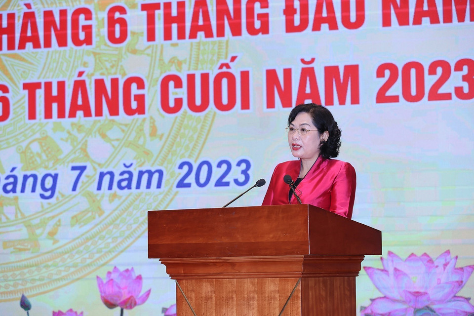 Thống đốc Ngân hàng Nhà nước Việt Nam Nguyễn Thị Hồng phát biểu khai mạc hội nghị. (Ảnh: Dương Giang/TTXVN)