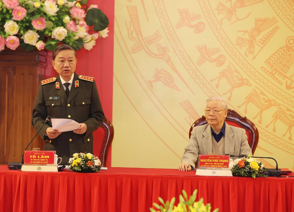 Đại tướng Tô Lâm, Ủy viên Bộ Chính trị, Bí thư Đảng ủy Công an Trung ương, Bộ trưởng Bộ Công an phát biểu khai mạc hội nghị. (Ảnh: Trí Dũng/TTXVN)
