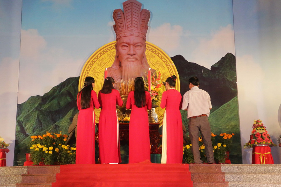 Lễ dâng hương hướng về ngày Giỗ tổ Hùng Vương mùng Mười tháng Ba năm 2018 tại thành phố Cần Thơ. (Ảnh: Ngọc Thiện/ TTXVN)