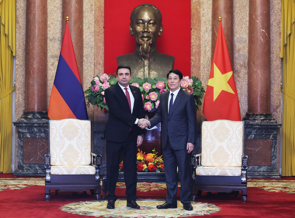 Chủ tịch nước Lương Cường tiếp Chủ tịch Quốc hội Cộng hòa Armenia Alen Simonyan. (Ảnh: Lâm Khánh/TTXVN)