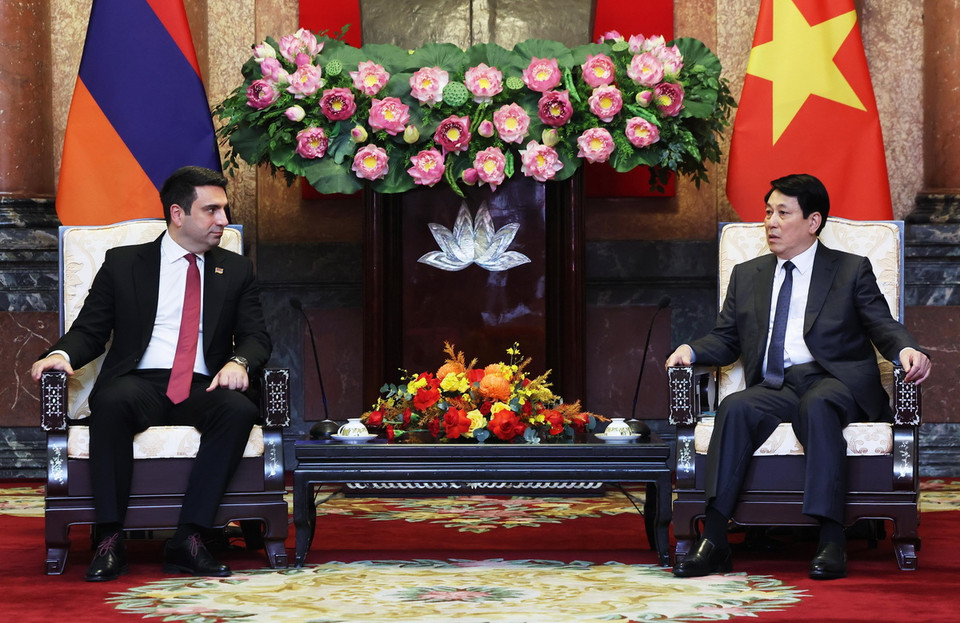 Chủ tịch nước Lương Cường tiếp Chủ tịch Quốc hội Cộng hòa Armenia Alen Simonyan. (Ảnh: Lâm Khánh/TTXVN)