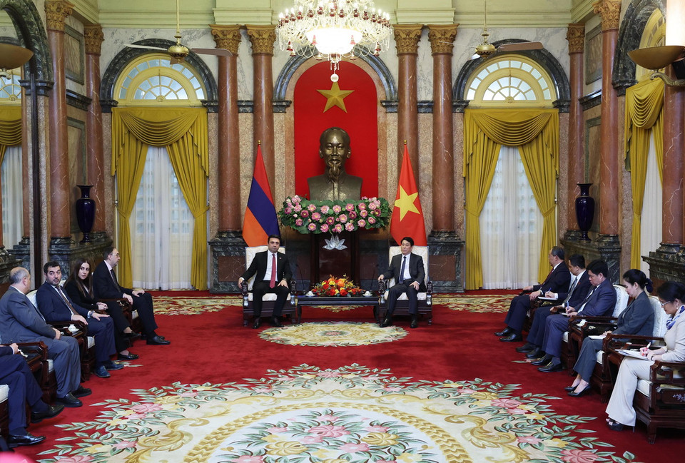 Chủ tịch nước Lương Cường tiếp Chủ tịch Quốc hội Cộng hòa Armenia Alen Simonyan. (Ảnh: Lâm Khánh/TTXVN)