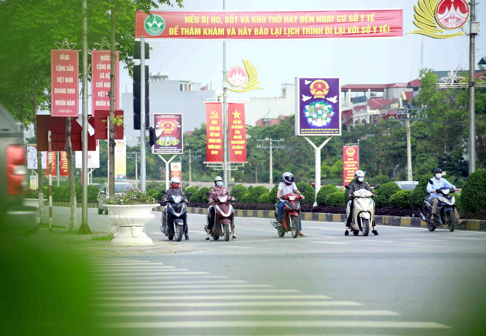 Đường phố Vĩnh Yên vắng vẻ trong ngày đầu cách ly. (Ảnh: Hoàng Hùng/TTXVN)