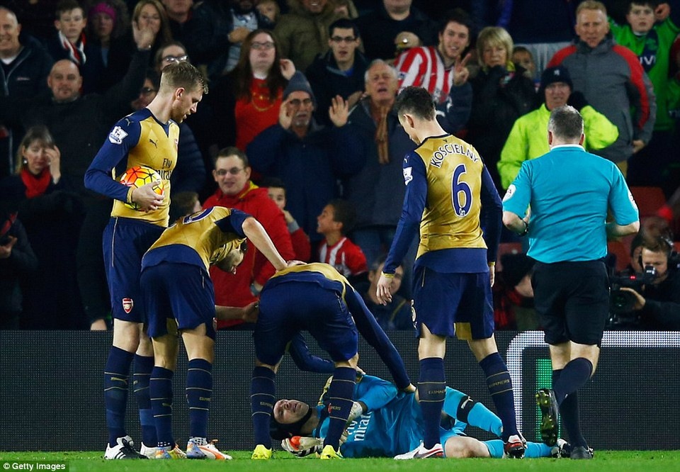 Arsenal cần phải nhanh chóng đứng dậy sau thất bại này.