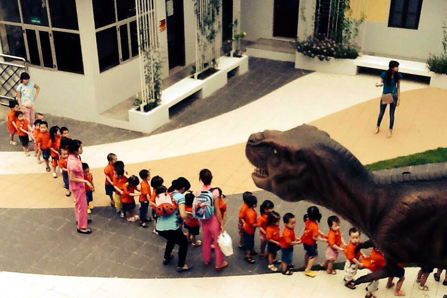 Rất nhiều khách tham quan đã tới bảo tàng, đặc biệt là các em học sinh nhỏ. (Nguồn: BTTNVN)