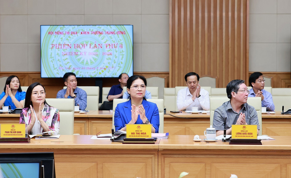 Các Ủy viên Hội đồng Thi đua-Khen thưởng Trung ương tham dự phiên họp. (Ảnh: Dương Giang/TTXVN) 