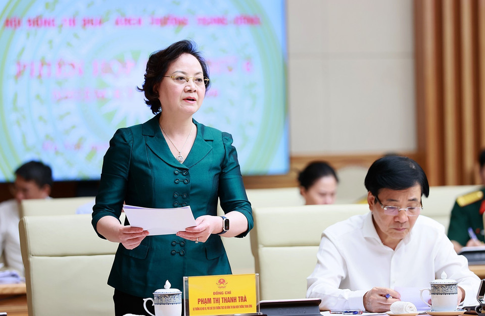 Bộ trưởng Bộ Nội vụ Phạm Thị Thanh Trà, Phó Chủ tịch Thường trực Hội đồng Thi đua-Khen thưởng Trung ương báo cáo về công tác Thi đua Khen thưởng. (Ảnh: Dương Giang/TTXVN) 