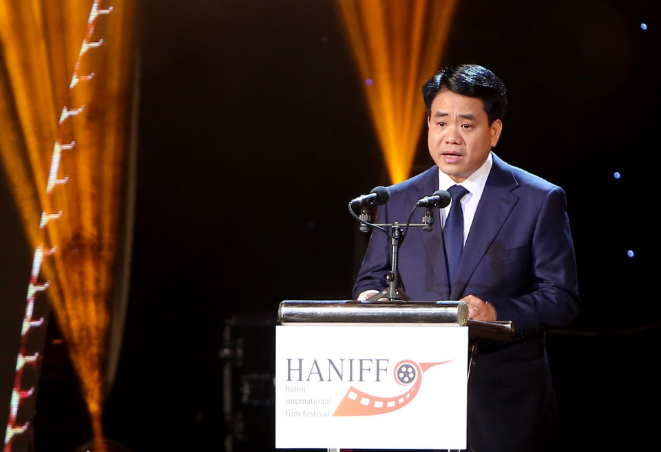 Chủ tịch Ủy ban nhân dân thành phố Hà Nội Nguyễn Đức Chung phát biểu khai mạc Liên hoan Phim Quốc tế Hà Nội lần thứ V. (Ảnh: Thành Đạt/TTXVN)