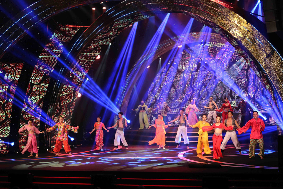 Tiết mục văn nghệ chào mừng khai mạc Liên hoan Phim quốc tế Hà Nội lần thứ V. (Ảnh: Thành Đạt/TTXVN)