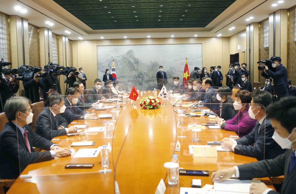 Quang cảnh buổi hội đàm giữa hai chủ tịch Quốc hội. (Ảnh: Doãn Tấn/TTXVN)