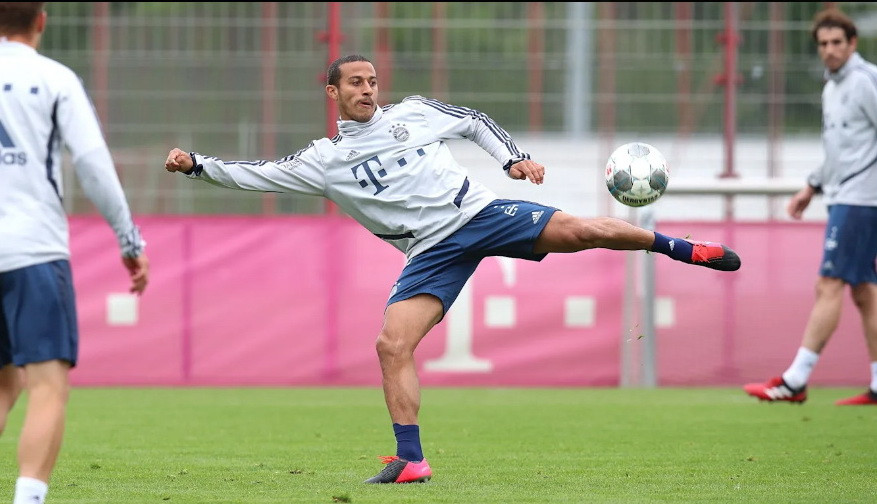 Thiago, cầu thủ được truyền thông cho rằng sẽ đặt bút ký vào bản hợp đồng gia hạn vào cuối tuần này. (Nguồn: FcBayern)