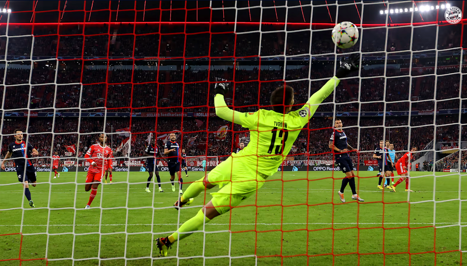 Phút thứ 7, thế cân bằng của trận đấu bị phá vỡ bằng một siêu phẩm. (Nguồn: fcbayern)