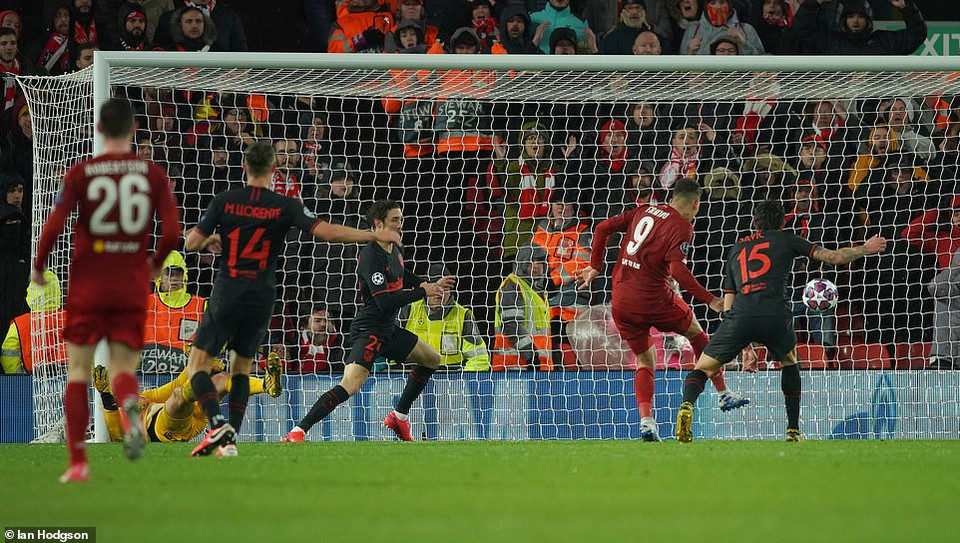 Trong 30 phút thi đấu hiệp phụ, Liverpool đã có được lợi thế rất lớn ở trận 'đại chiến' này...