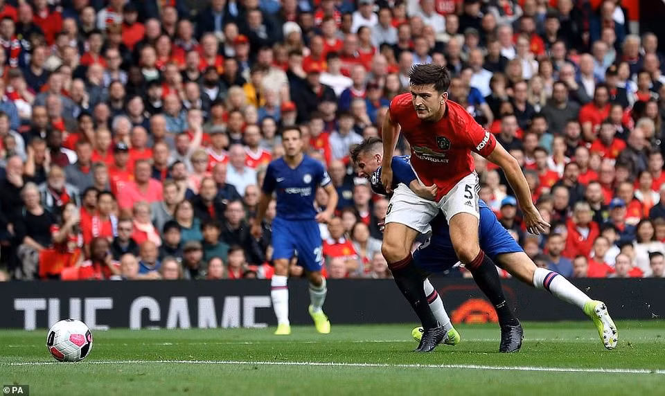 Harry Maguire, hậu vệ đắt giá nhất thế giới cũng đã thi đấu tốt trong ngày ra mắt.