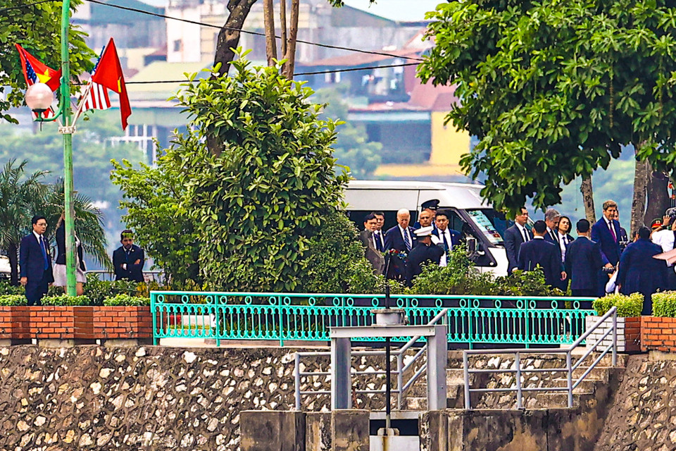 Trở về Mỹ, John McCain tham gia chính trị và nỗ lực để bình thường hóa, thúc đẩy quan hệ Việt-Mỹ. (Ảnh: Minh Sơn/Vietnam+)